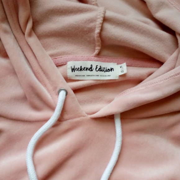 Soft pink cropped hoodie - Picture 2 of 2